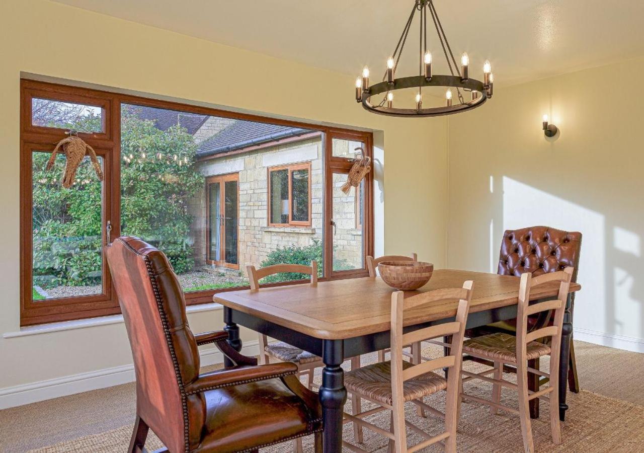 Charming 3Bd Cotswolds Family Retreat Villa Bourton-on-the-Water ภายนอก รูปภาพ
