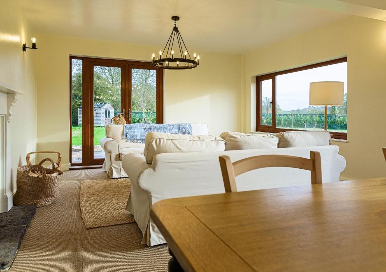 Charming 3Bd Cotswolds Family Retreat Villa Bourton-on-the-Water ภายนอก รูปภาพ