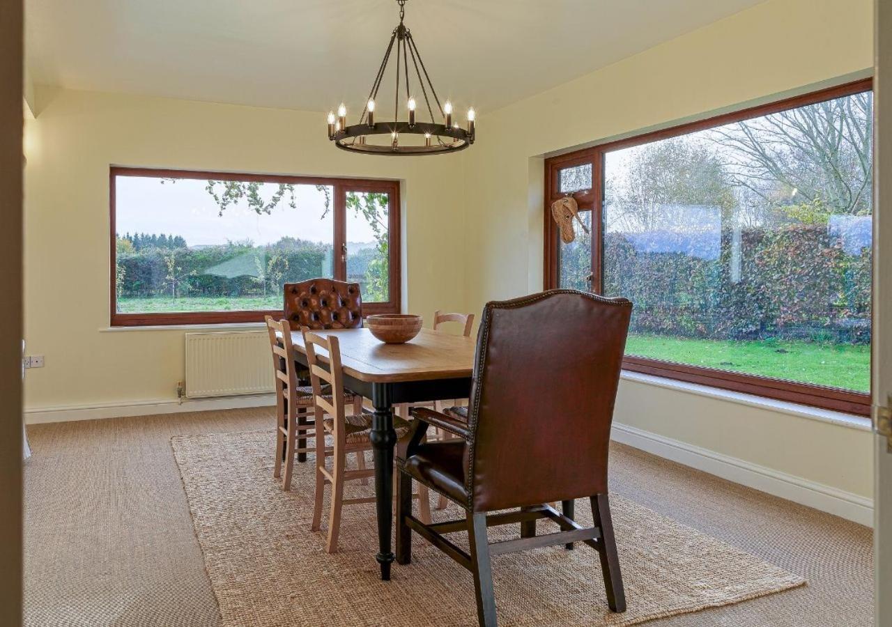 Charming 3Bd Cotswolds Family Retreat Villa Bourton-on-the-Water ภายนอก รูปภาพ
