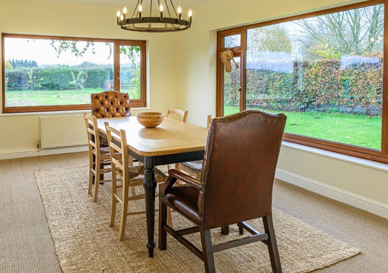 Charming 3Bd Cotswolds Family Retreat Villa Bourton-on-the-Water ภายนอก รูปภาพ