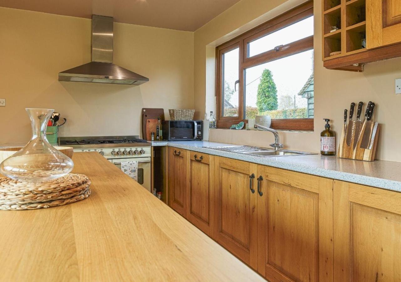 Charming 3Bd Cotswolds Family Retreat Villa Bourton-on-the-Water ภายนอก รูปภาพ