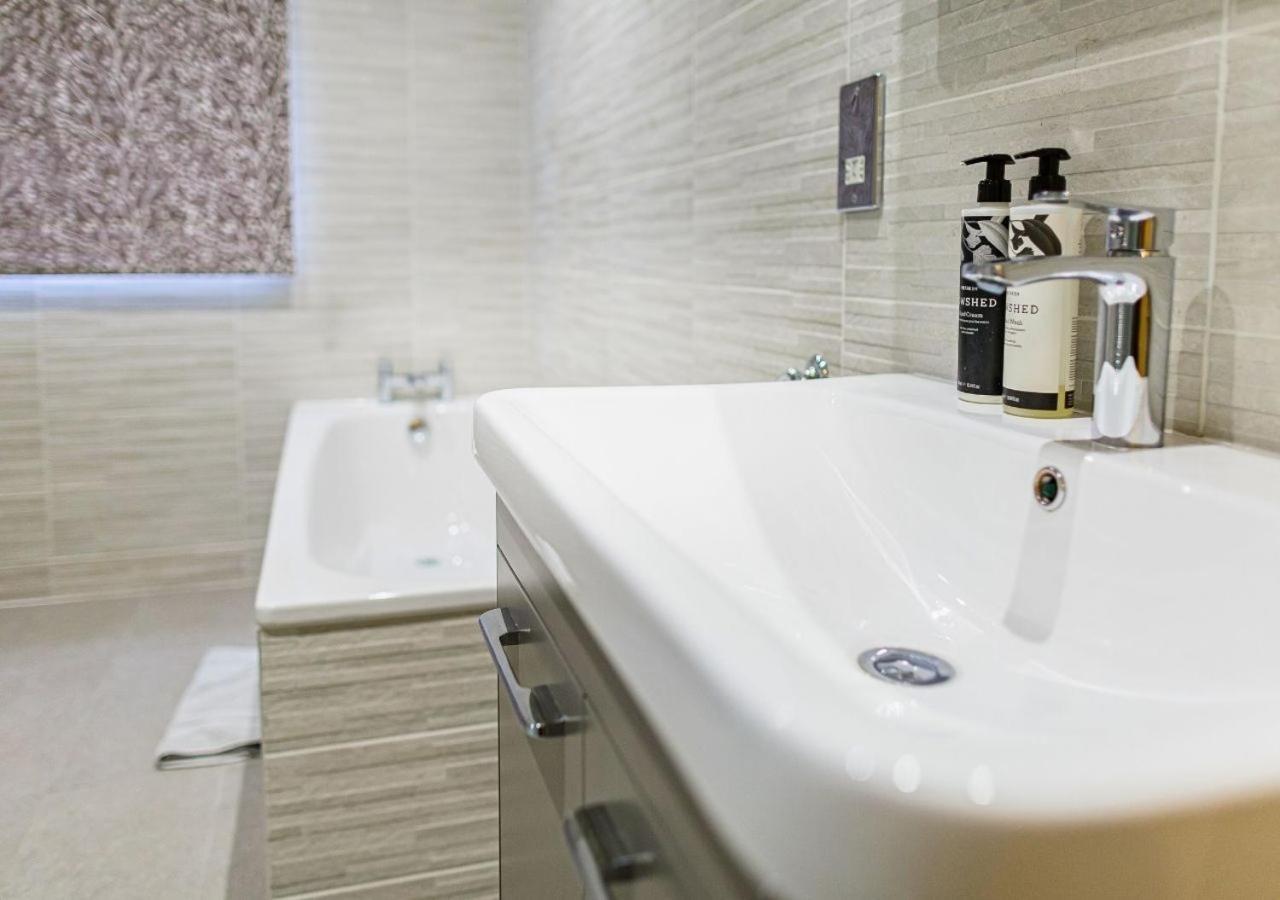 Charming 3Bd Cotswolds Family Retreat Villa Bourton-on-the-Water ภายนอก รูปภาพ