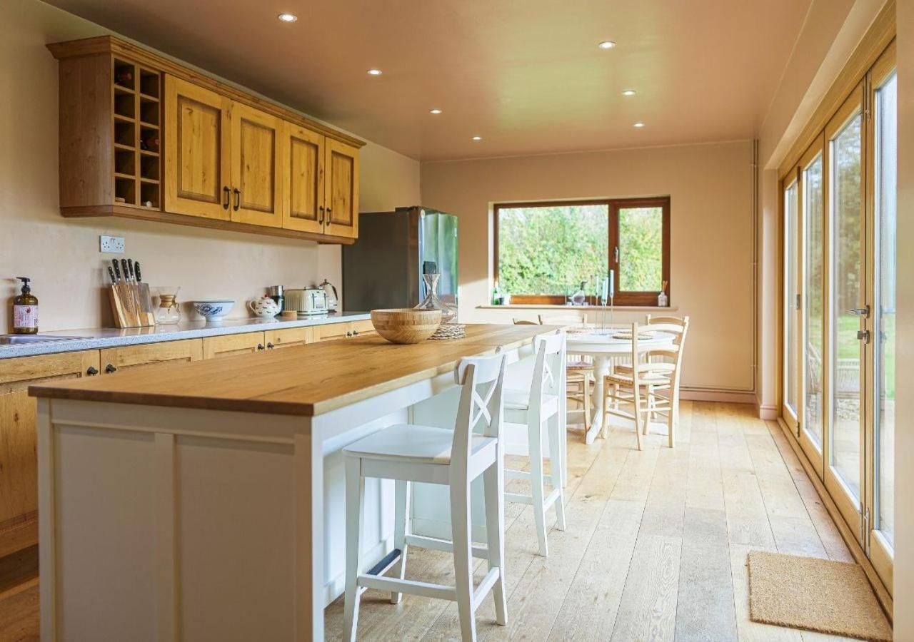 Charming 3Bd Cotswolds Family Retreat Villa Bourton-on-the-Water ภายนอก รูปภาพ